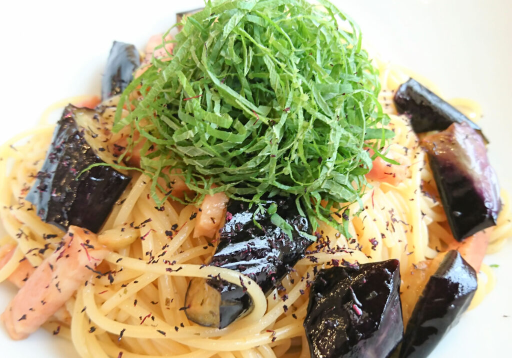 茄子とベーコンのしそ風味和風パスタ