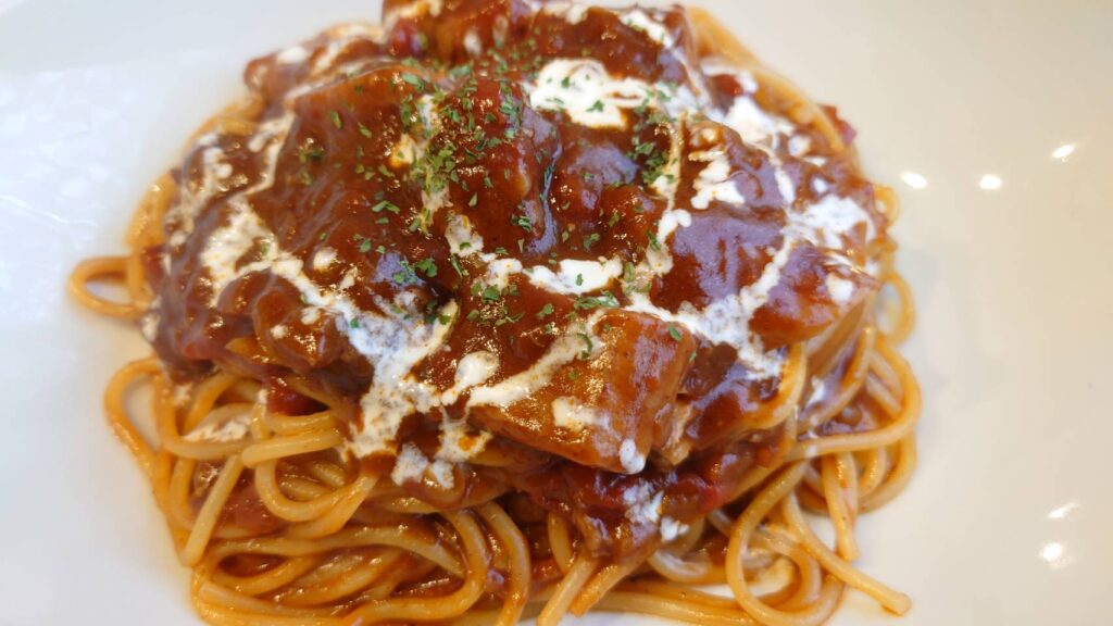 ごろっと牛肉のラグーパスタ