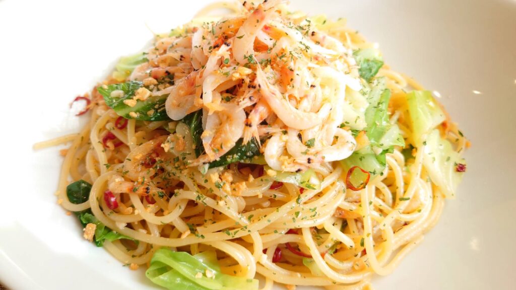 桜エビと春キャベツのペペロンチーノ