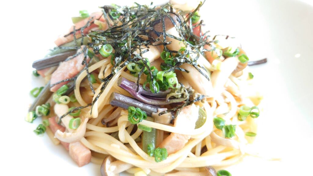 山菜ときのこの和風パスタ