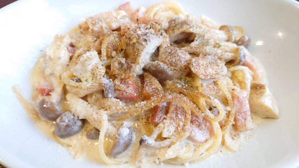 ポルチーニといろいろきのこのクリームパスタ