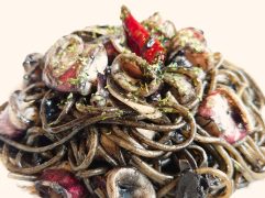 oil-10_squid-ink-pasta イカスミパスタ