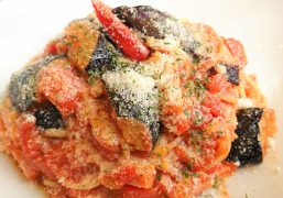 tomato-02_tomato-pasta-with-bacon-and-eggplant ベーコンと茄子のトマトパスタ